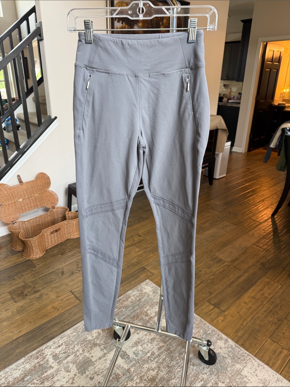 Athleta Gray High-Waist Hybrid Leggings with Zip Pockets Size 2